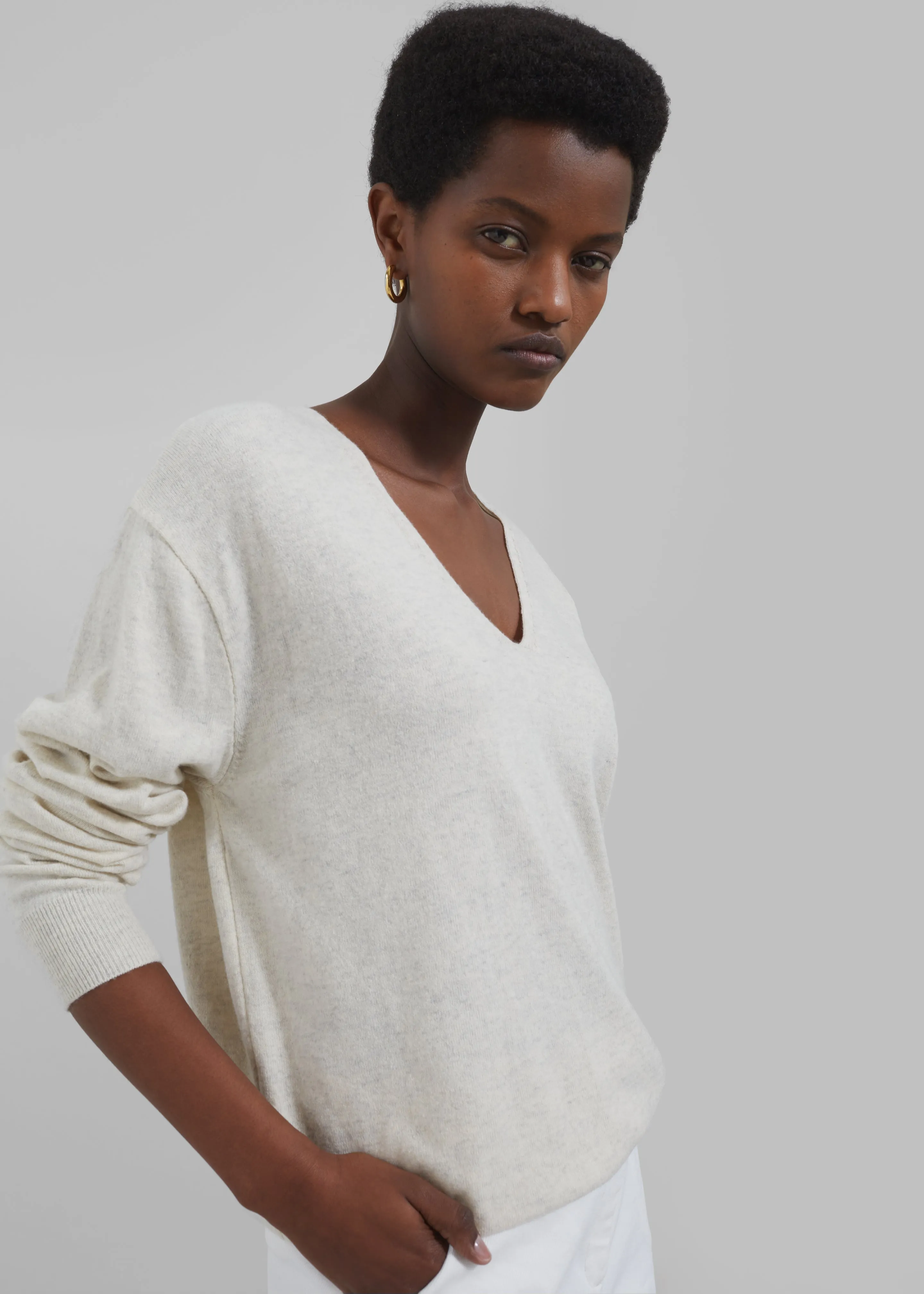 Ames V Neck Sweater - Oat Melange