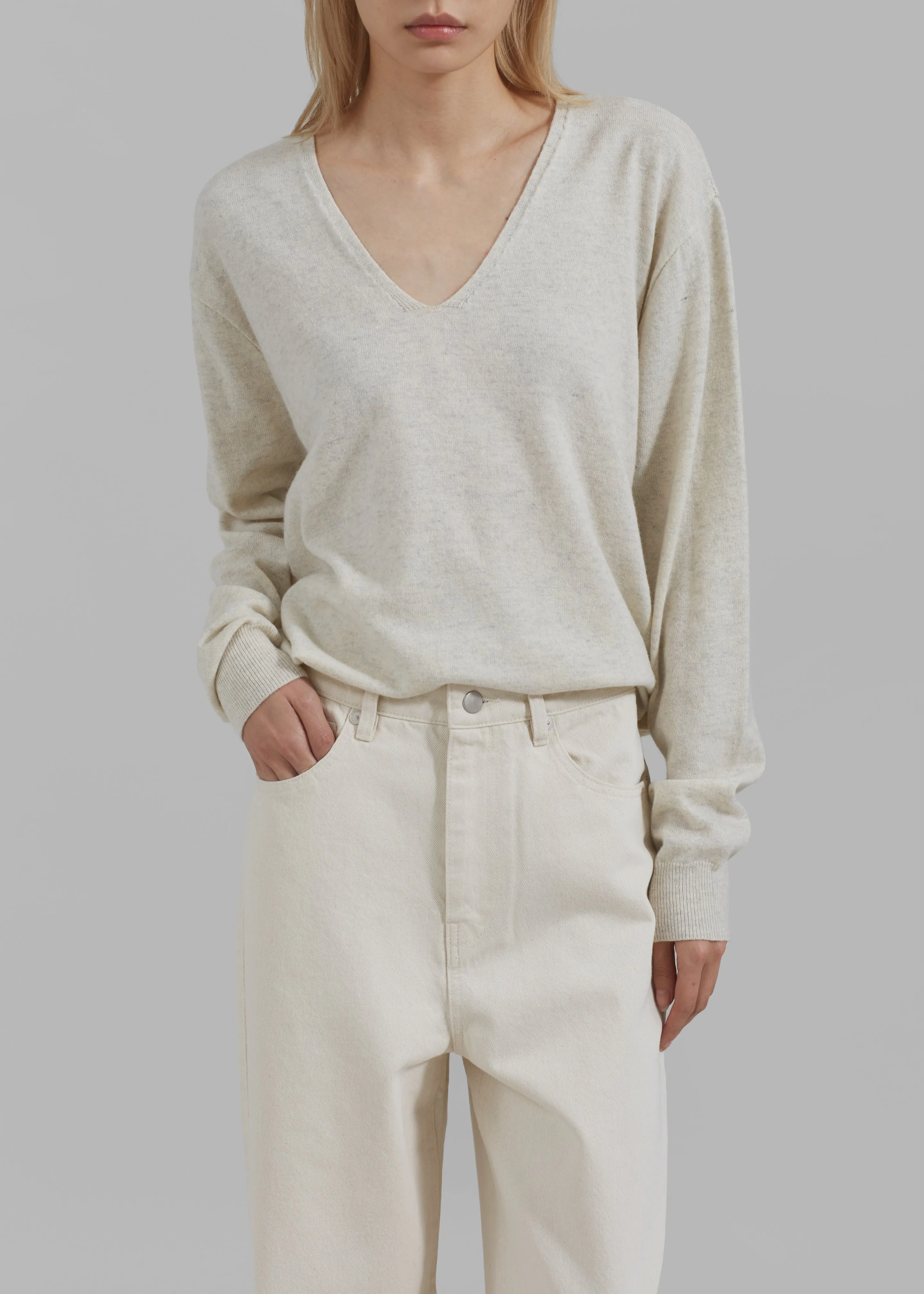 Ames V Neck Sweater - Oat Melange