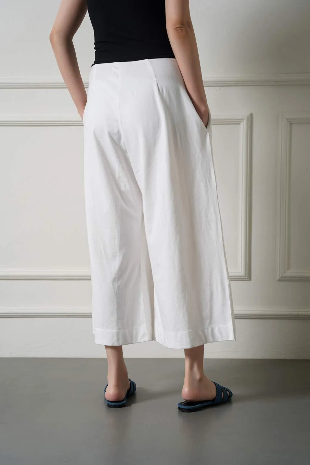 CROPPED WIDE LEG PANTS
