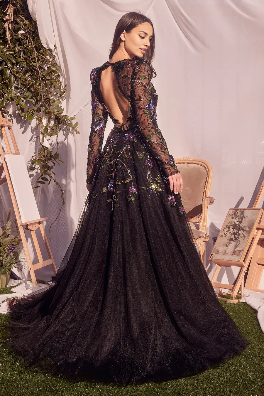 Fashionable and Beautiful Black Evening Dress Stickers Long Sleeves Prom Dresses