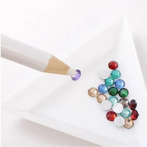 Plastic White Triangular Tray   Wax Stone Picker