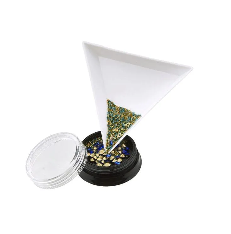 Plastic White Triangular Tray   Wax Stone Picker